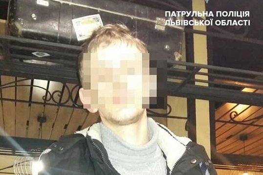 Раніше судимий за грабіж 20-річний закарпатець пограбував у Львові одесита (ФОТО)
