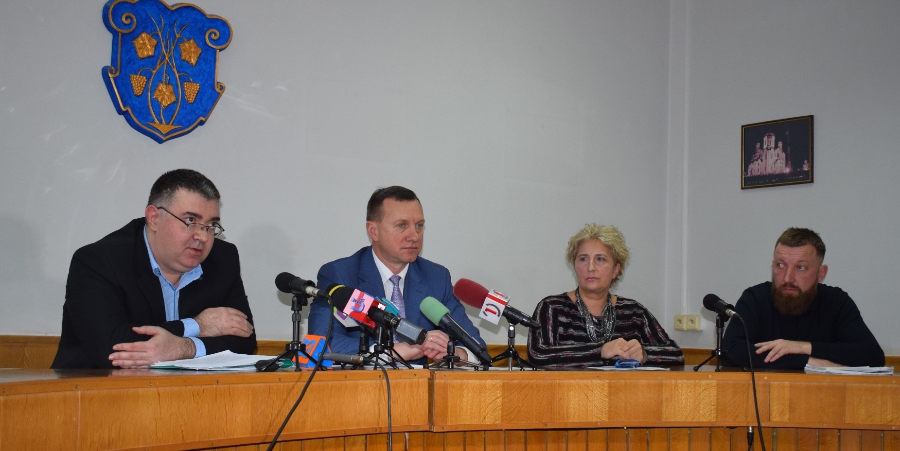 Суд зобов'язав Ужгородську міськраду зареєструвати Декларацію про початок будівельних робіт біля облмуздрамтеатру 