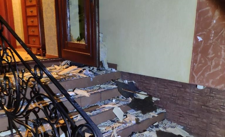 Уночі біля Ужгорода з гранатомета прострілили будинок матері Роберта Бровді (ФОТО)
