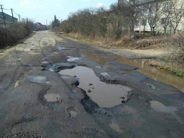 На будівництво і реконструкцію доріг на Закарпатті з держбюджету цьогоріч спрямують 600 млн грн