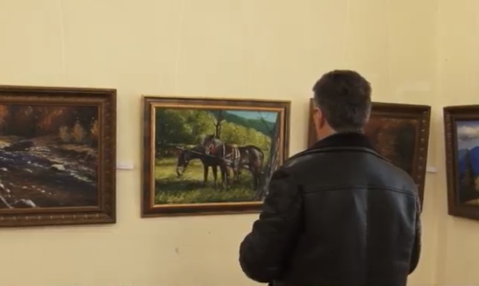 Виставку картин лікаря Олександра Липчея відкрили в Ужгороді (ВІДЕО)