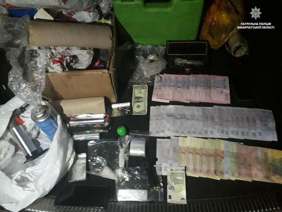 Уночі в Ужгороді затримали двох наркодилерів (ФОТО)
