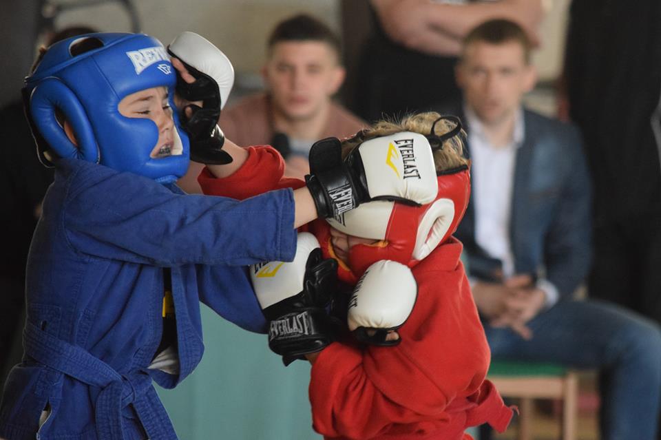 В Ужгороді проходить відкритий чемпіонат міста з бойового самбо (ФОТО)