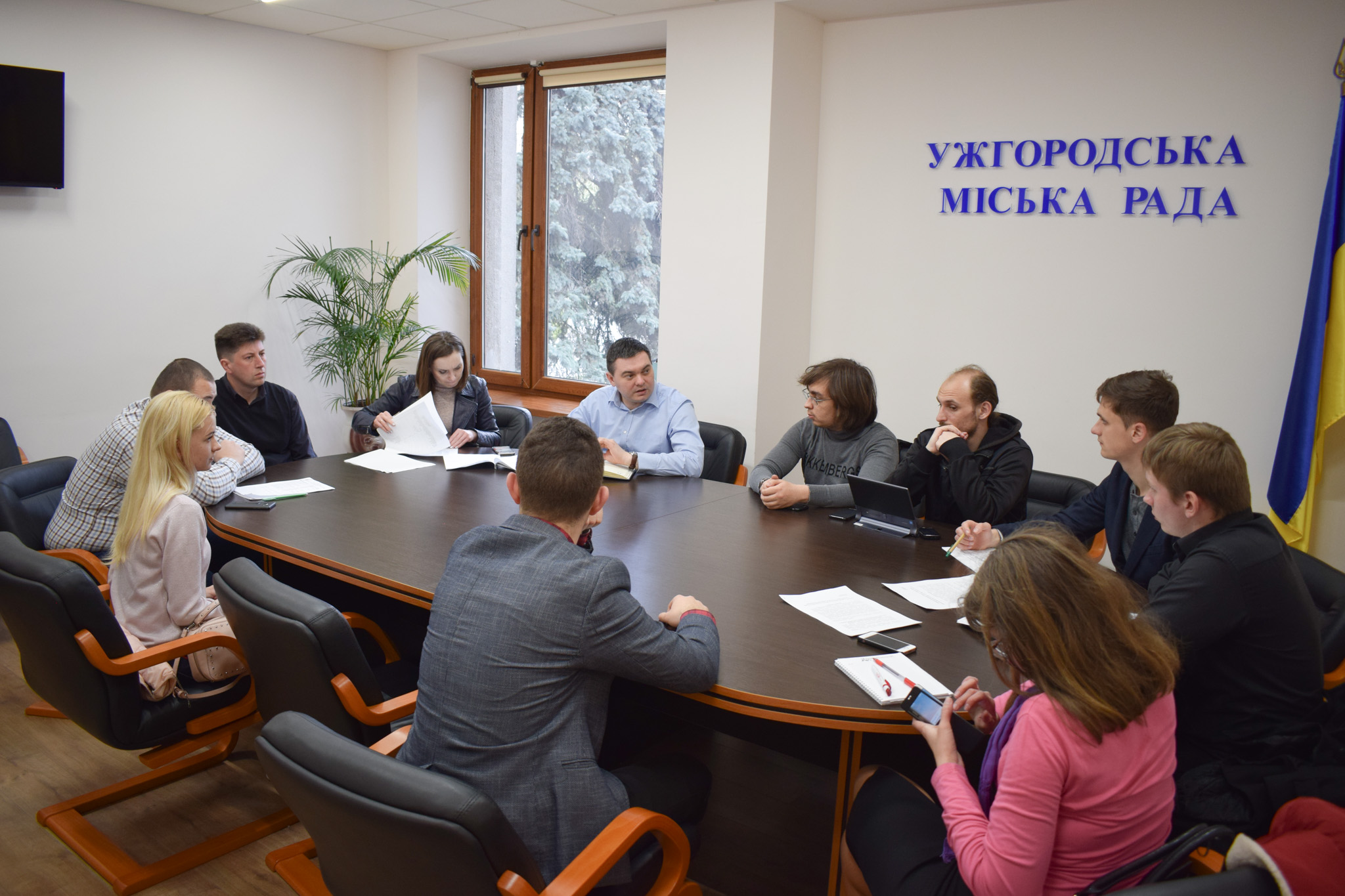 В Ужгороді із залученням молоді обговорили проект міської "молодіжної" програми (ФОТО)