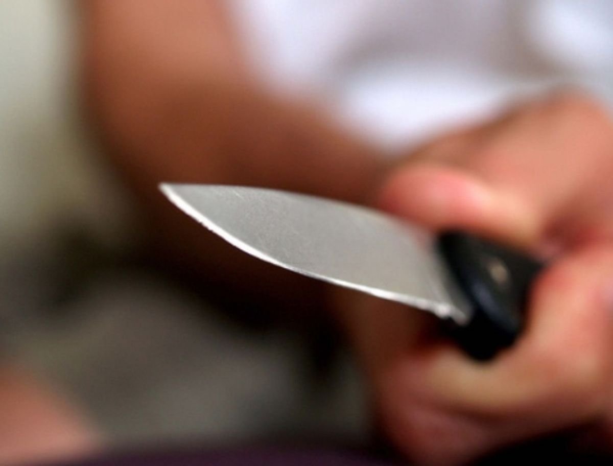 У Берегові затримали нападника, котрий на вулиці ударив ножем у живіт пенсіонера