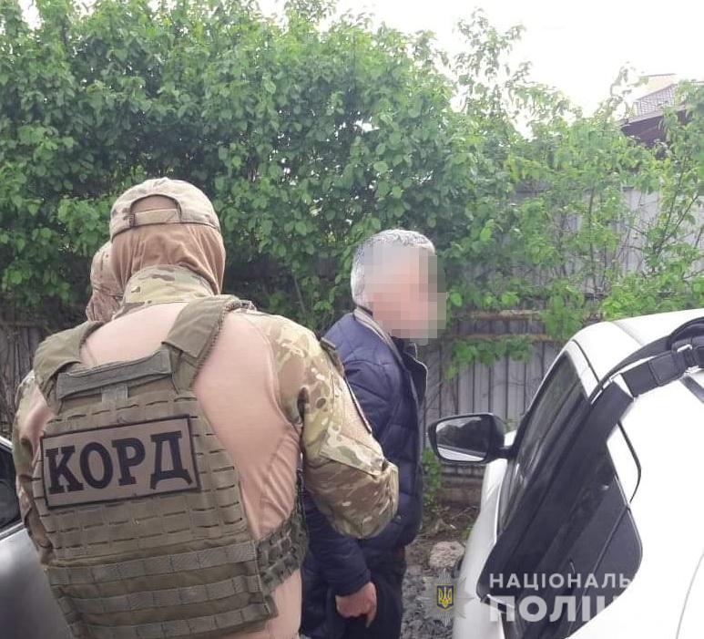 На Закарпатті затримали іноземця-кримінального авторитета, котрий незаконно перебував в Україні (ФОТО)