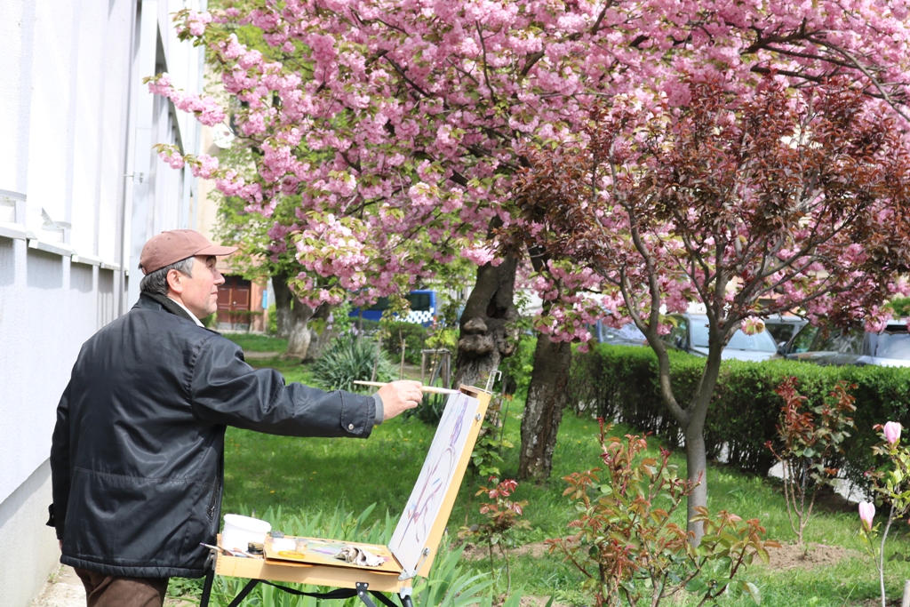 Митці Закарпаття малювали на вулицях квітневого Ужгорода в рамках традиційного семінару-пленеру (ФОТО)