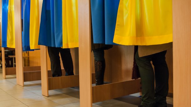 Станом на 15:00 на Закарпатті проголосували 28,21% виборців, явка – найнижча в Україні