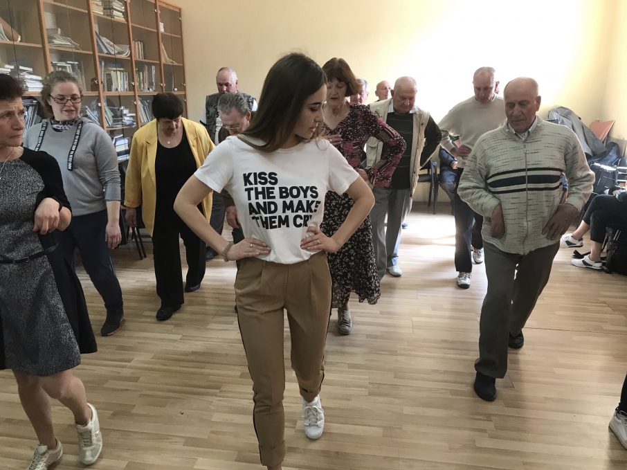 В Ужгороді для пацієнтів із хворобою Паркінсона проводять танцетерапію