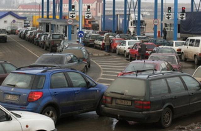 На Закарпатті прикордонники попередили про велику кількість авто в пунктах пропуску на кордоні