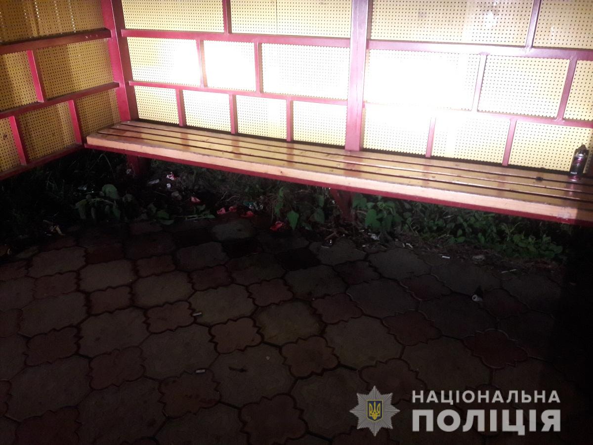 У Клячанові на Мукачівщині 75-річний чоловік загинув, врізавшись на мопеді в зупинку (ФОТО)