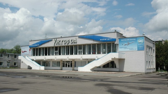 Омелян: Відкриття аеропорту в Ужгороді – тимчасове рішення, ключове – будівництво нового летовища