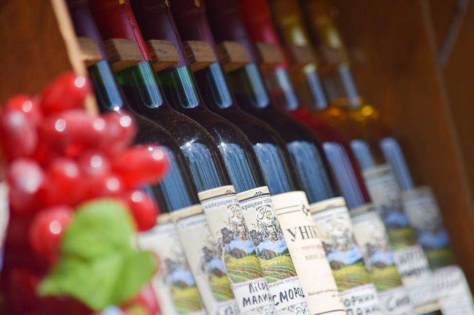 В Ужгороді "Сонячний напій" чекає на поціновувачів вина (ФОТО)
