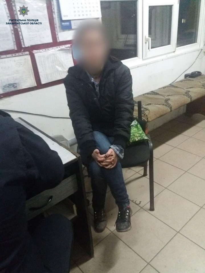 На Закарпатті затримали мікроавтобус, в якому жінку, всупереч її волі, намагалися вивезти за кордон (ФОТО)