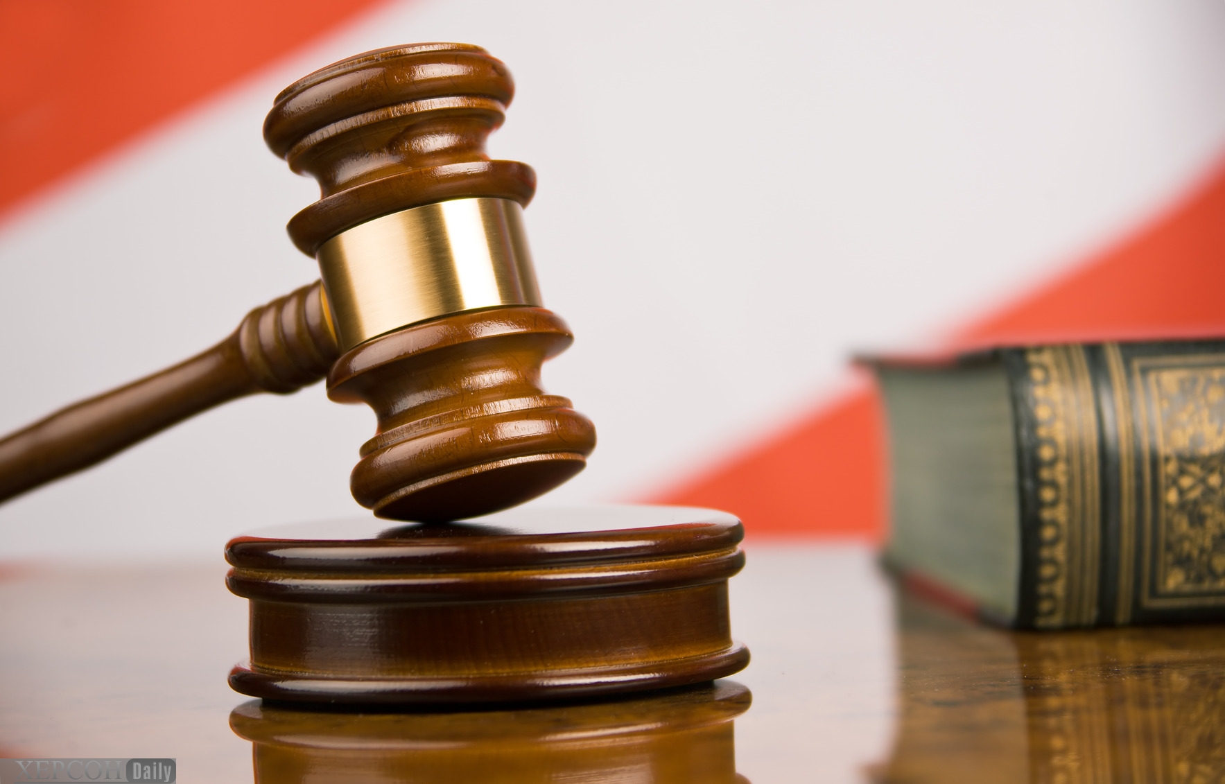Суд скасував арешт квартири ужгородця, накладений за підробною ухвалою суду