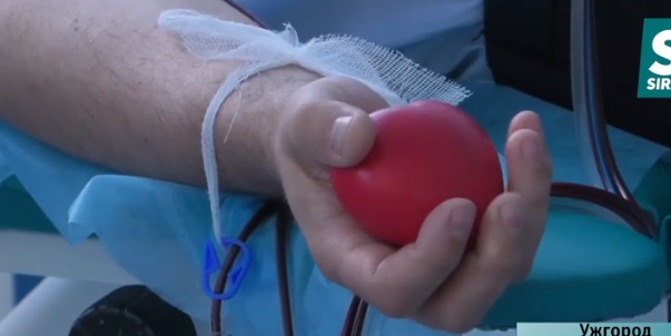 Закарпатська станція переливання крові терміново шукає донорів, в області критично бракує крові (ВІДЕО)