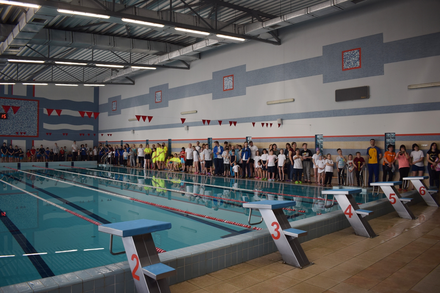 В Ужгороді стартував відкритий чемпіонат Закарпаття з плавання "Сакура" серед спортсменів з інвалідністю