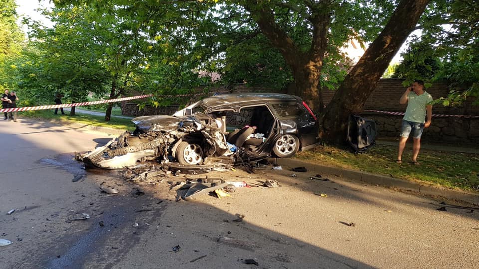 Водія автомобіля Ford, що постраждав у зіткненні з Porshe в Ужгороді, оперували 4 години