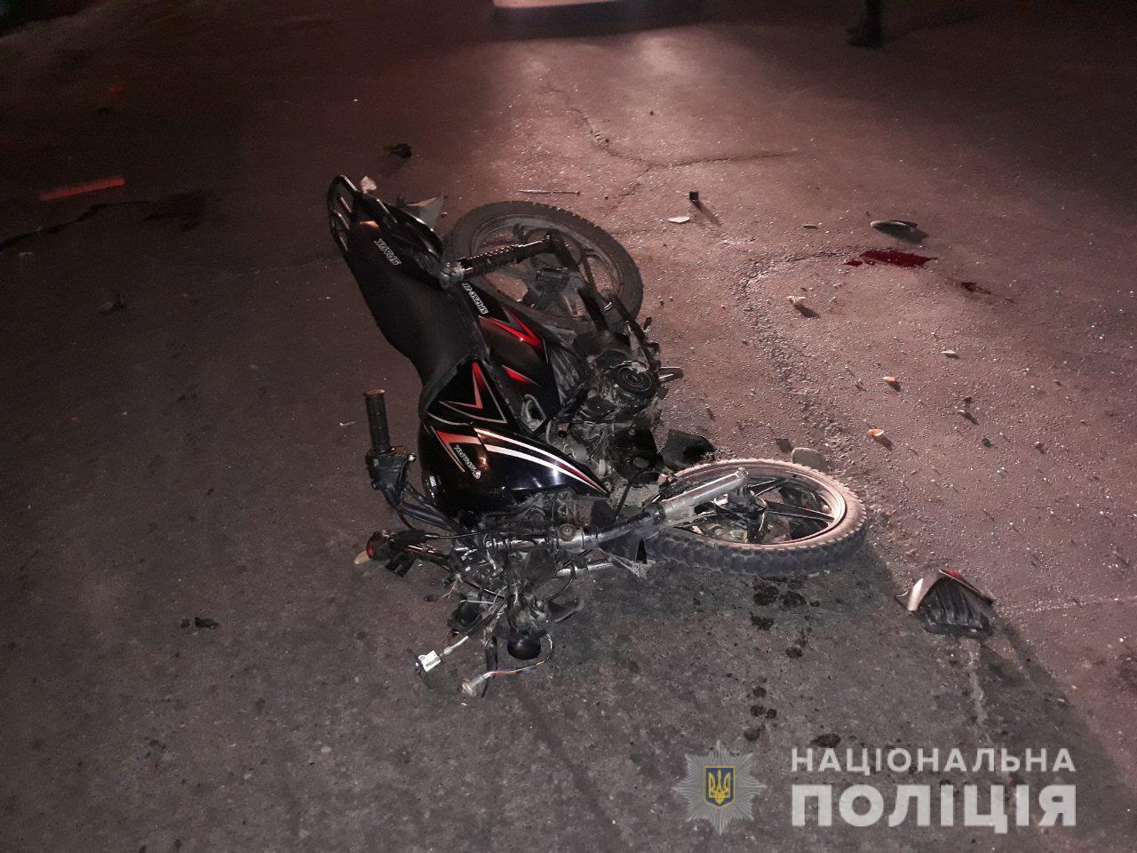 У Виноградові з'ясовують обставини ДТП, під час якої мотоцикліст врізався в легковик (ФОТО)