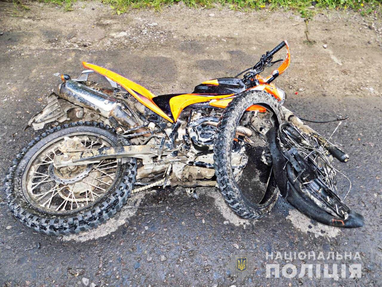 На Міжгірщині п'яний мотоцикліст врізався в зустрічний Renault (ФОТО)