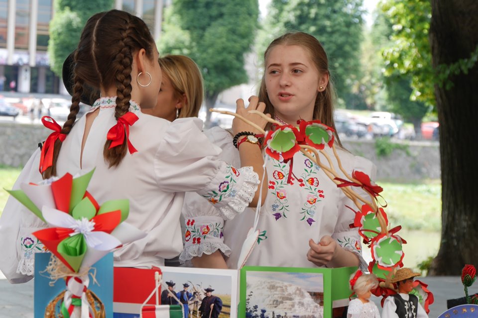 У рамках відзначення Днів Європи в Ужгороді представили "Каледоскоп країн-сусідів" (ФОТО)