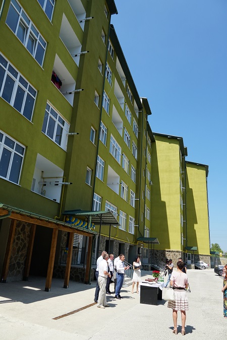 20 молодих сімей отримали нові квартири у Минаї на Ужгородщині, зведені  за програмою пільгового кредитування (ФОТО)