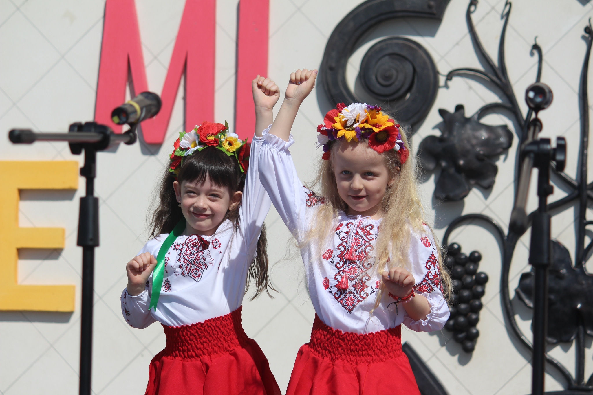 До Міжнародного дня захисту дітей дітлахи в Ужгороді підготували святковий концерт  (ФОТО)