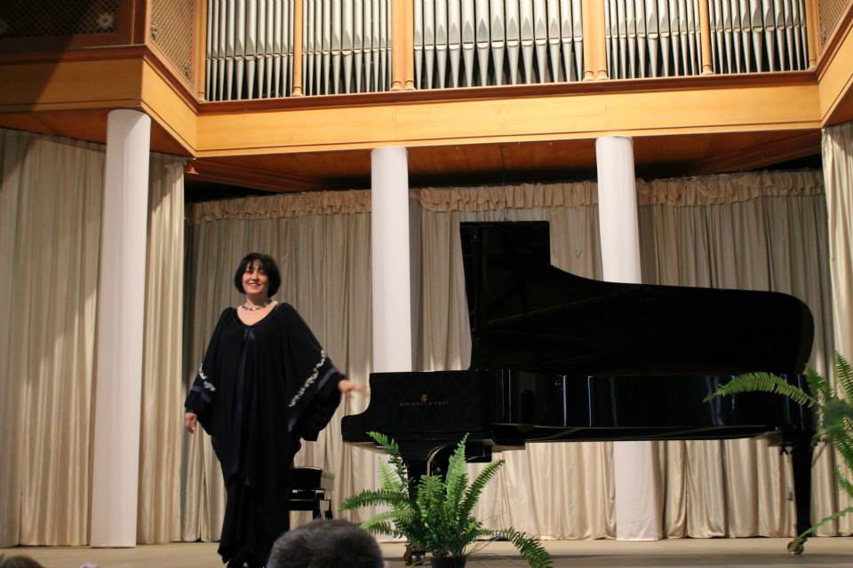 Видатна піаністка сучасності, закарпатка Етелла Чуприк запрошує на бенефіс в Ужгороді