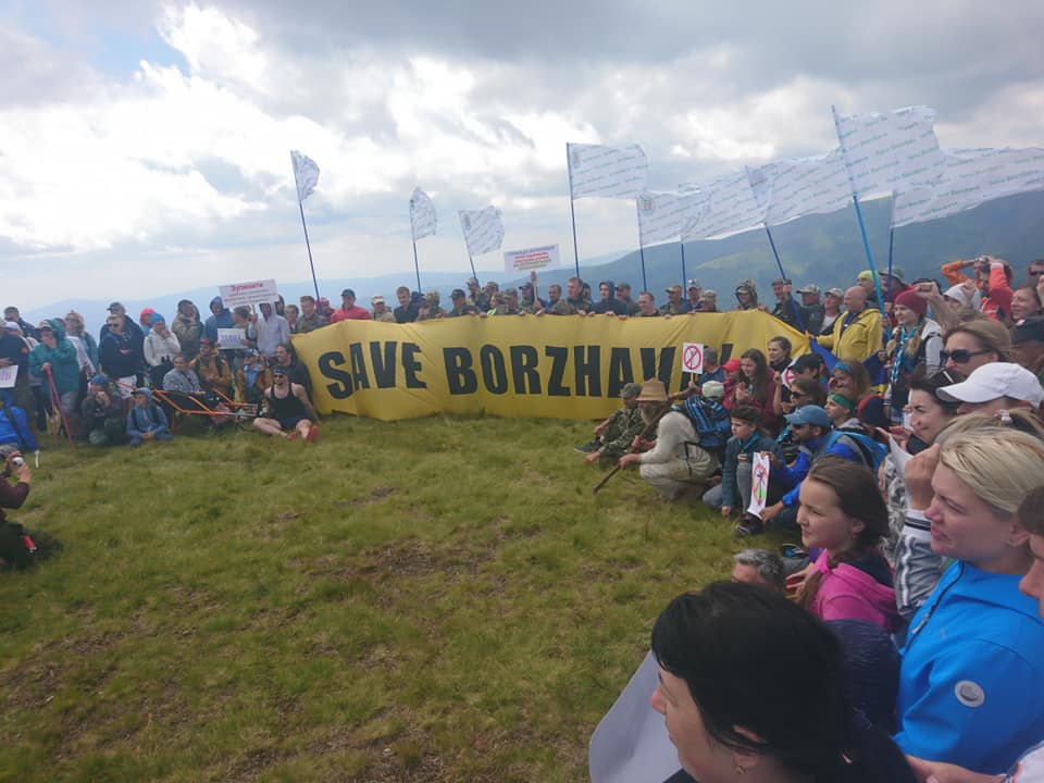 На горі Гимба відбулась акція проти будівництва вітряків на полоні Боржава (ФОТО)