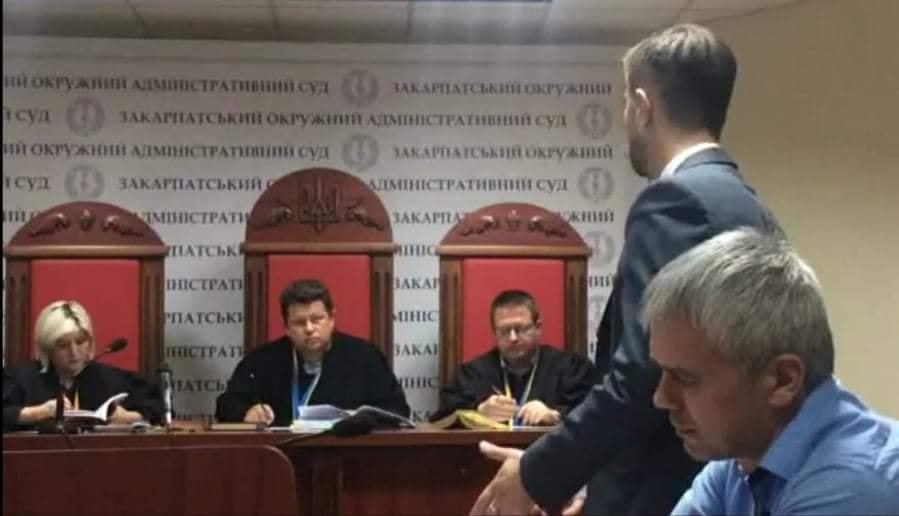 Суд в Ужгороді у справі "Балога-Токар" оголосив перерву до ранку (ФОТО)