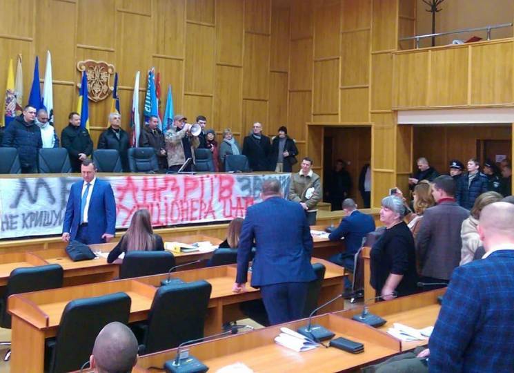 Суд скасував рішення Ужгородської міськради, яким скасували посаду першого заступника мера Іштвана Цапа (ДОКУМЕНТ)
