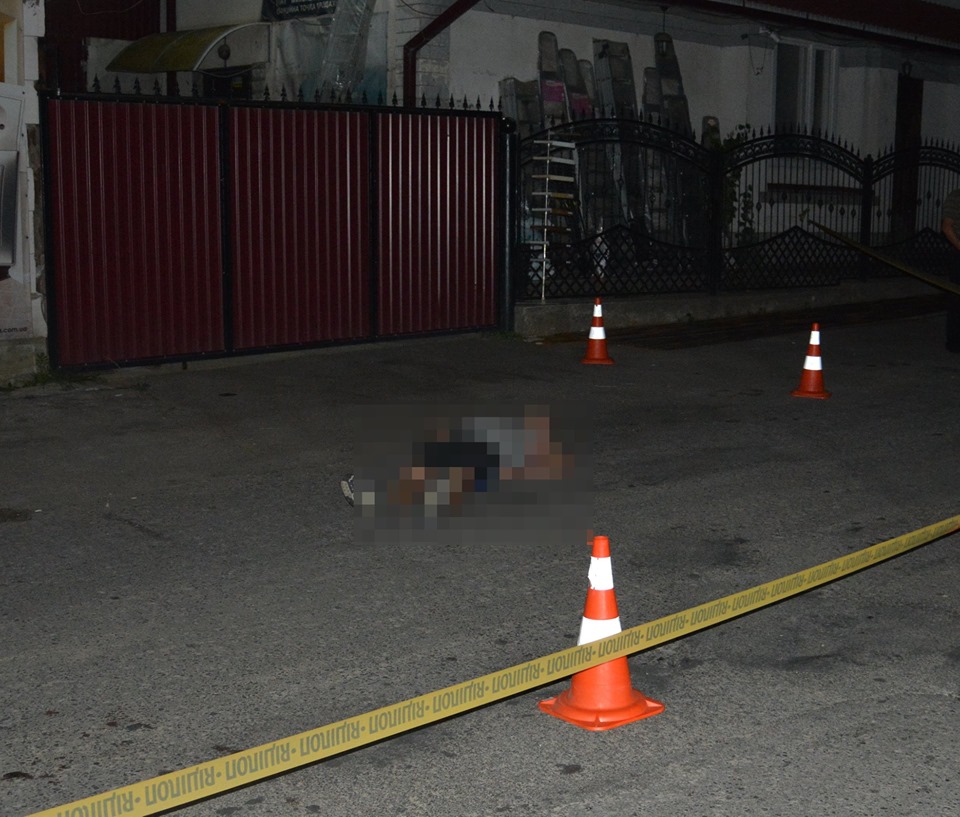У Нижньому Селищі під час "п'яної" бійки вбили 33-річного чоловіка (ФОТО)