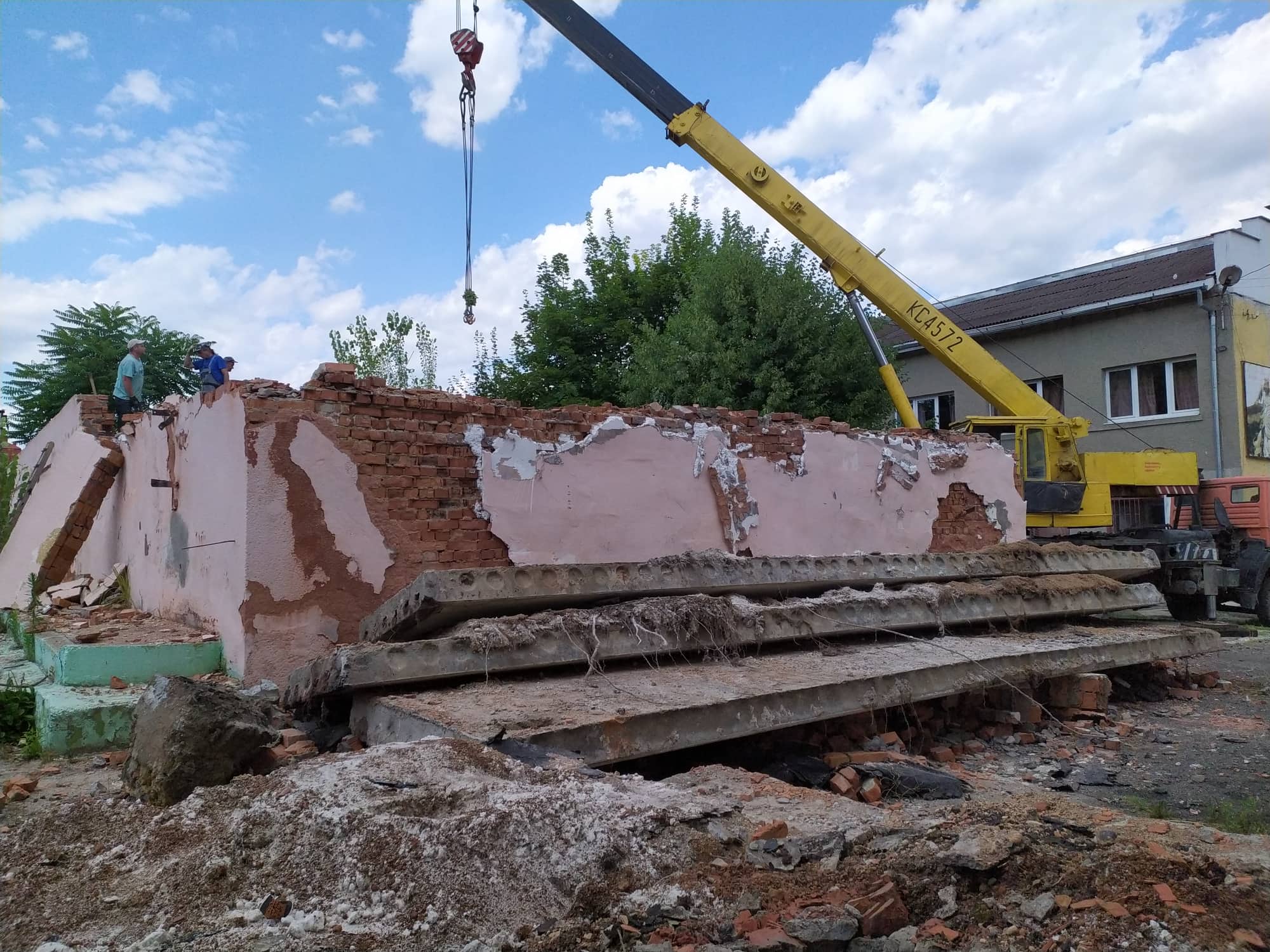 У Мукачеві розпочали реконструкцію термального басейну ДЮСШ (ФОТО)