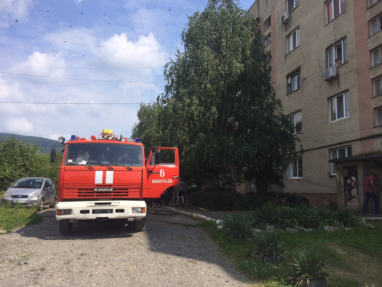 Із пожежі у Виноградові порятували чоловіка (ФОТО)