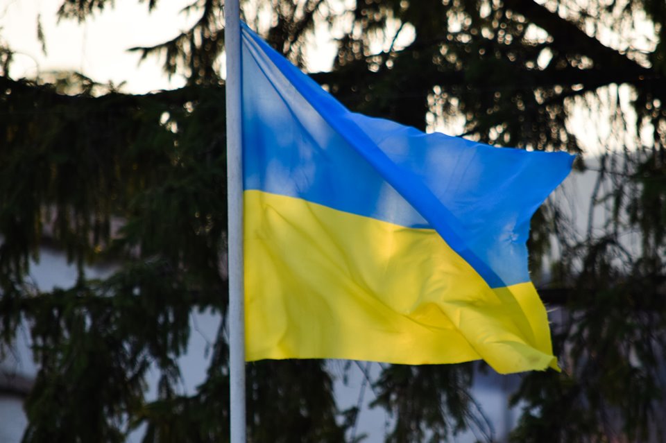 У військовій частині в Ужгороді день розпочали зі святкового підняття державного прапора (ФОТО)