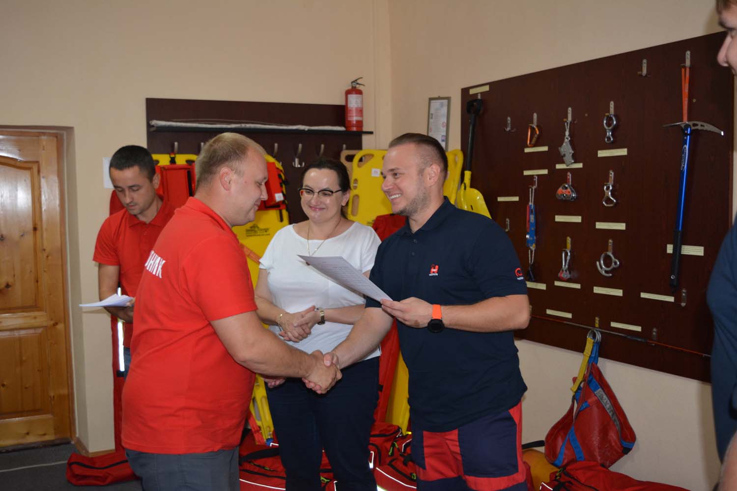 За підсумками навчання у поляків рятувальники Закарпаття отримали сертифікати та нове обладнання (ФОТО)