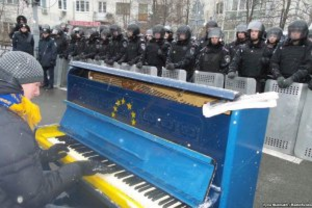 В Ужгороді запрошують до участі у фестивалі вуличного піаніно