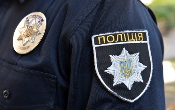 На Ужгородщині група хуліганів побила поліцейських, коли ті з'ясовували обставини "п'яної" ДТП