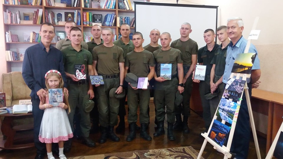 В Ужгороді через призму поезії говорили про війну з Росією на Донбасі (ФОТО)