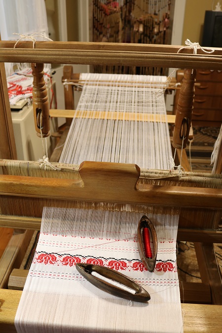 На Берегівщині всіх охочих навчали великоберезькому перебірно-човниковому ткацтву (ФОТО)