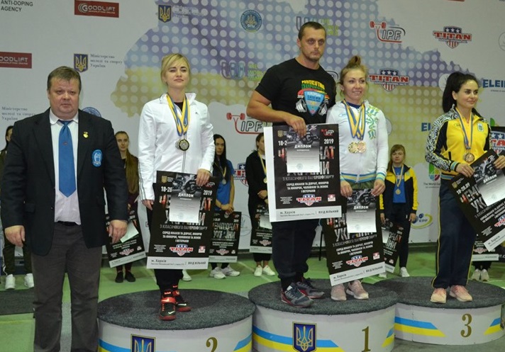 Семеро закарпатських пауерліфтерів з Чемпіонату України повернулися з нагородами (ФОТО)