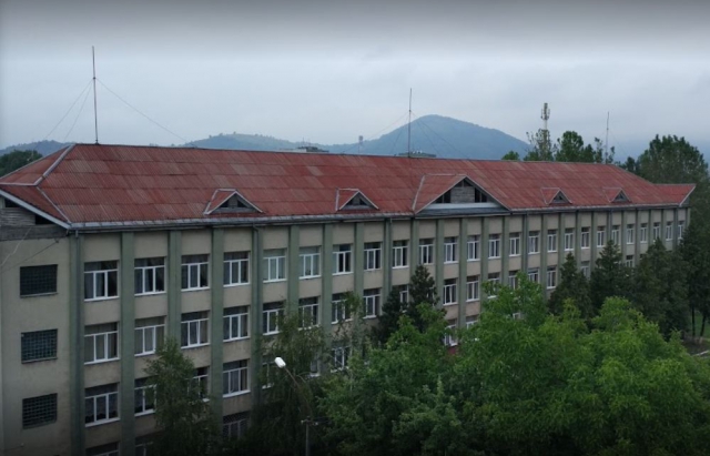 У Мукачеві 7 школярів потрапили до лікарні через ймовірне розпилення газу з балончика