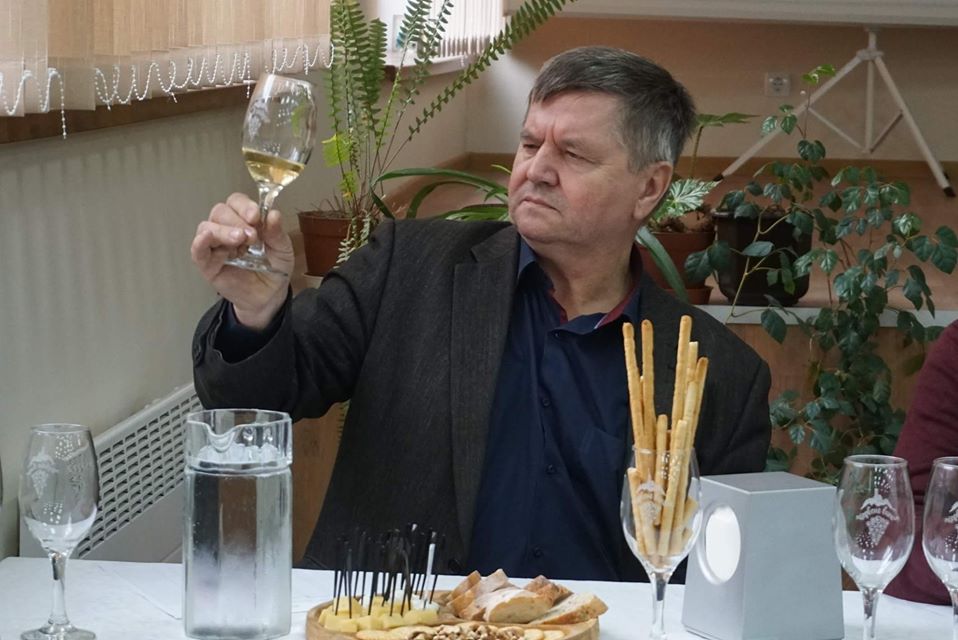 У Мукачеві професійні сомельє дегустували вина учасників фестивалю "Червене вино-2020" (ФОТО)