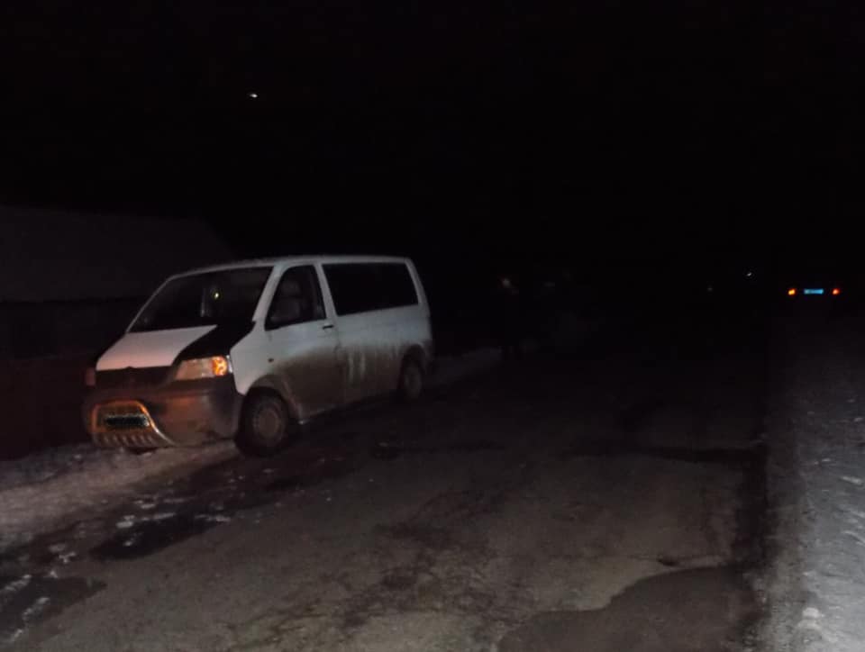 На Хустщині 19-річний мешканець Виноградівщини вибіг під колеса VW, після чого опинився в реанімації