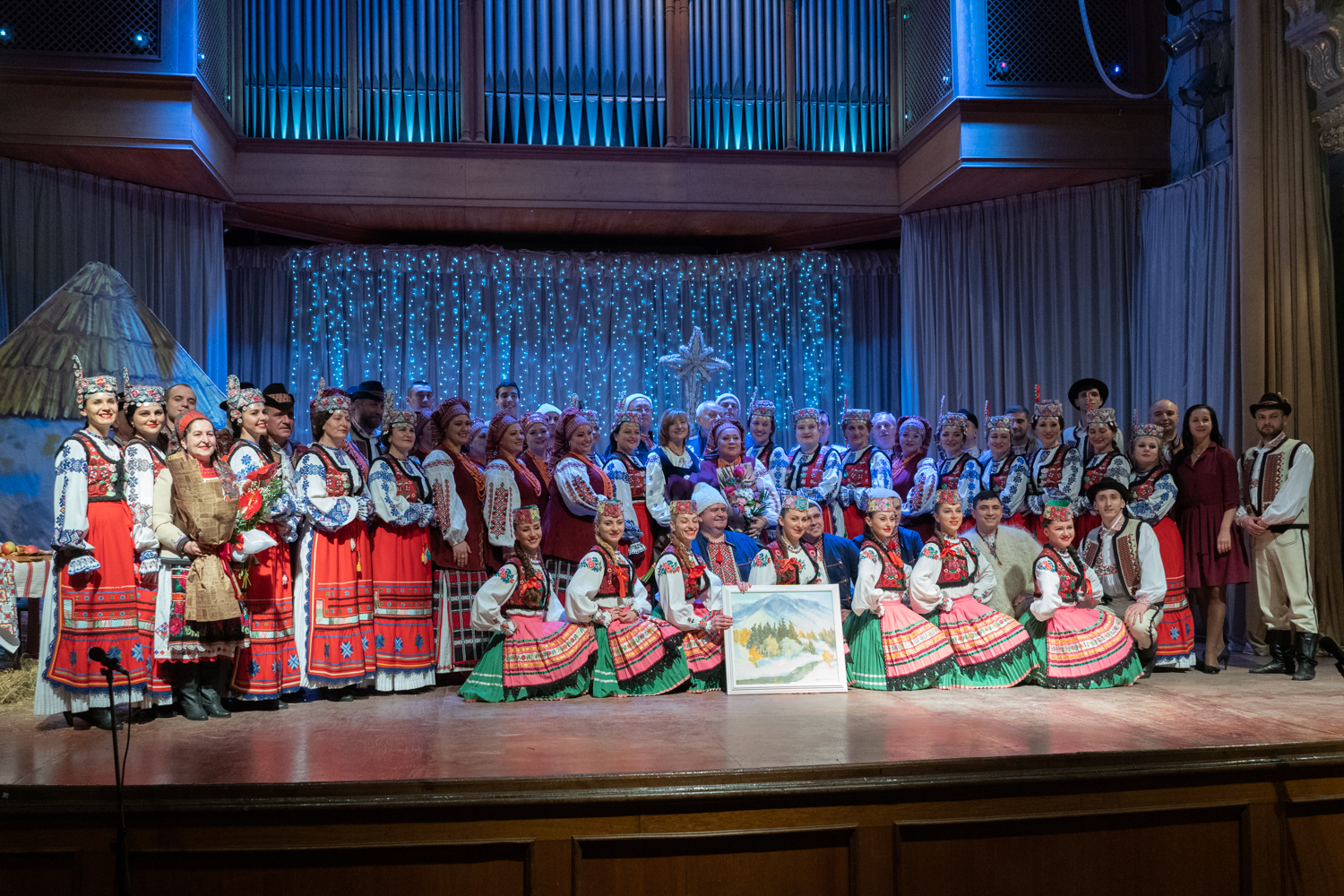 Закарпатський народний хор презентував концерт "На Старий Новий рік" (ФОТО)