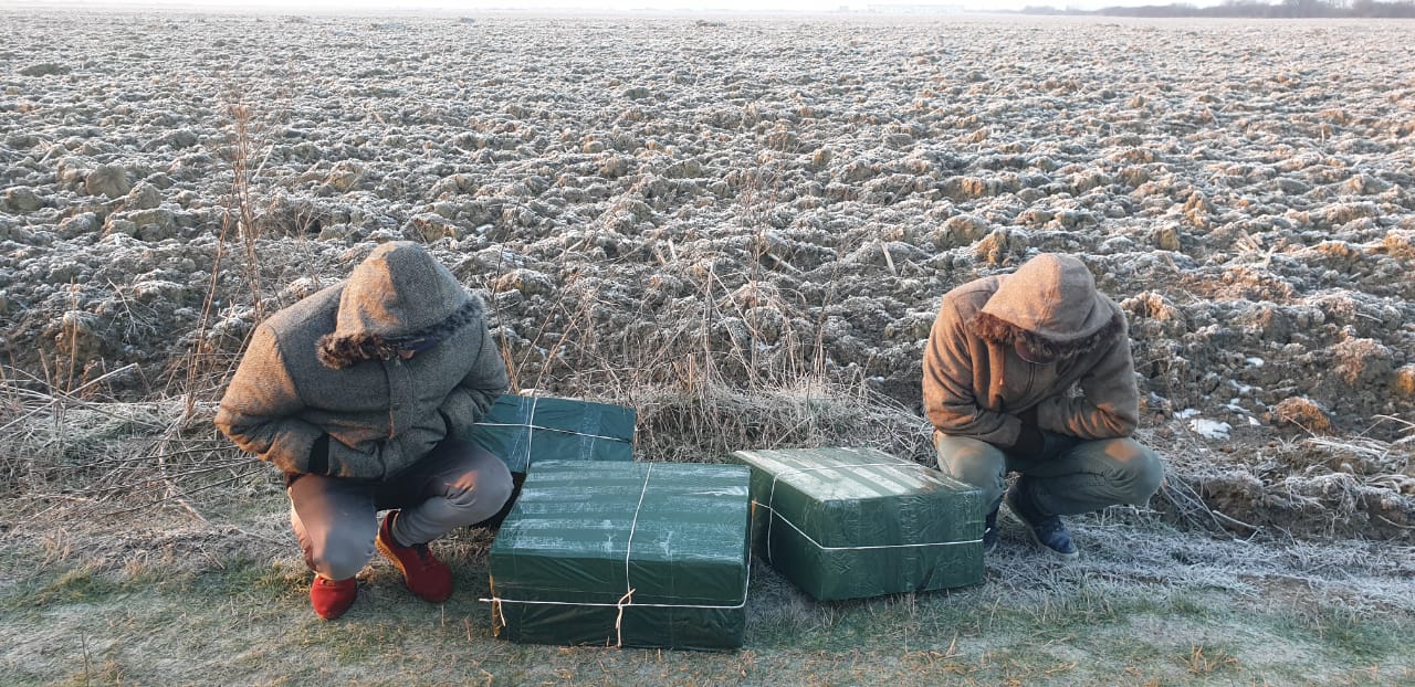 На Закарпатті виявлені за 500 м від кордону контрабандисти тікали від прикордонників переораними замерзлими полями (ФОТО)