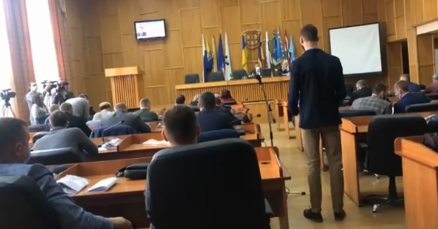 Земельні питання на вимогу містян зняли з розгляду сесії Ужгородської міської ради