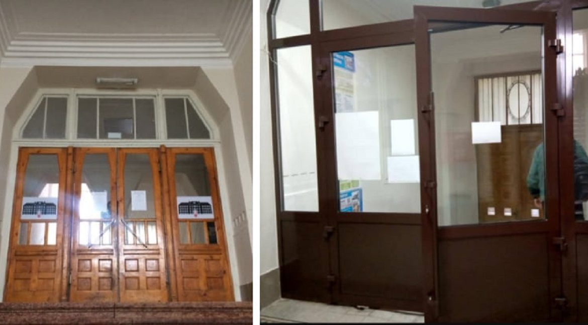 ФОТОФАКТ. В Ужгородській лінгвістичній гімназії знищили унікальні автентичні двері