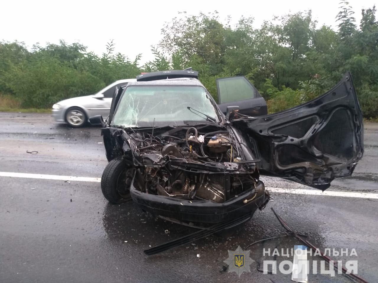 Поліція розслідує обставини ДТП на Мукачівщині за участю трьох автомобілів (ФОТО)