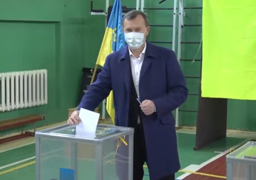 У другому турі виборів міського голови Ужгорода з великою долею ймовірності переміг чинний мер Андріїв